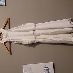 Short white dress